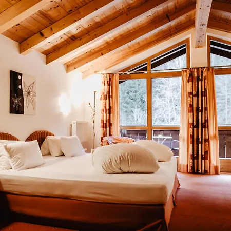 בית נופש Naturhotel Schuetterbad 4*