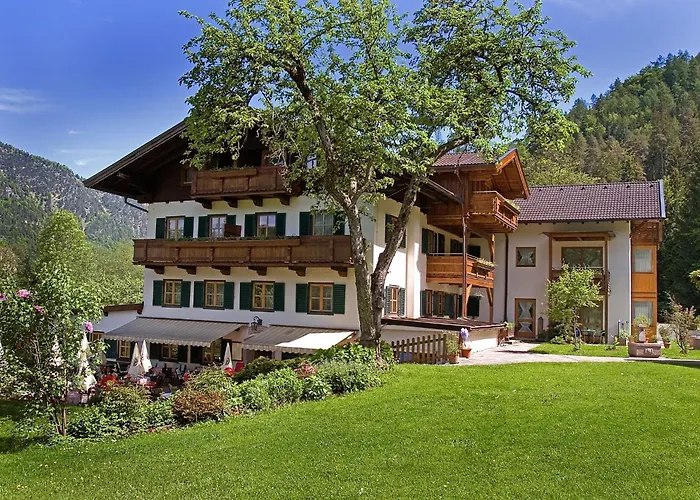 Naturhotel Schuetterbad 4*